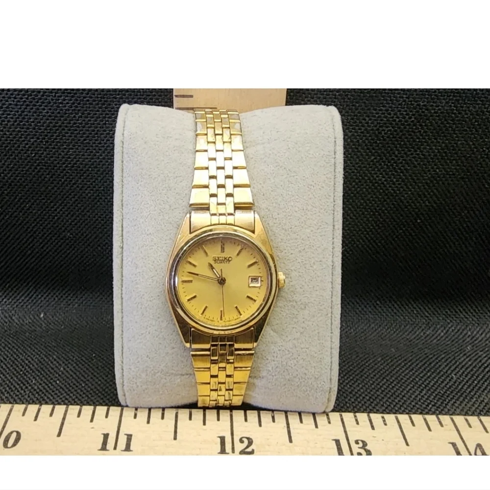 Vintage Seiko Women's Quartz Date Watch Works Gold Tone Band Used - Picture 2 of 4